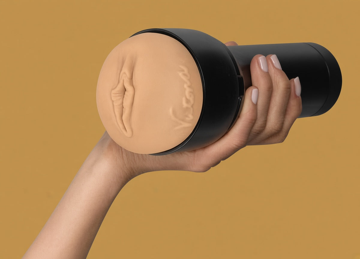 Kiiroo Keon + FeelVictoria Stroker (Vicoria June)